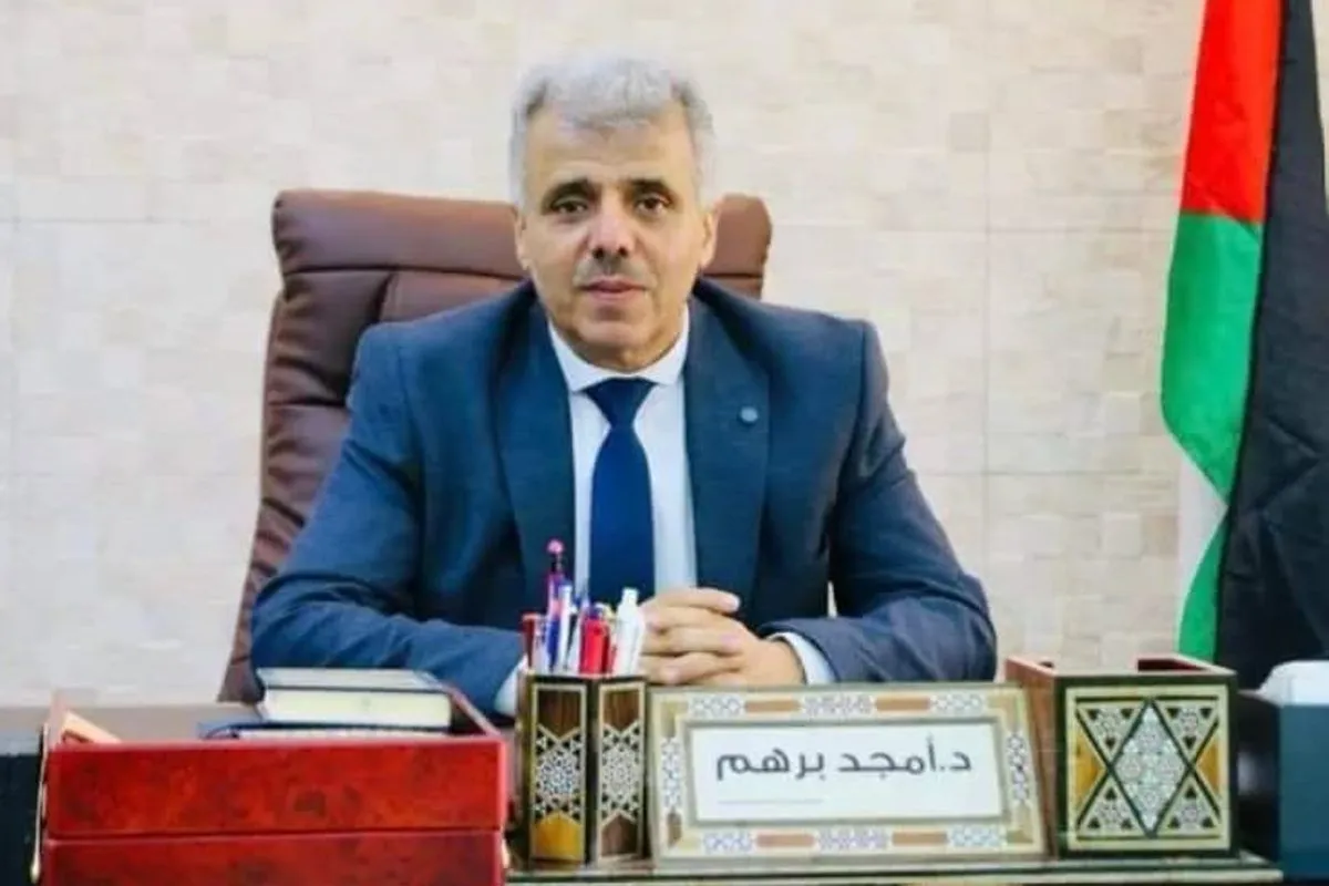 مناقشة 342 رسالة ماجستير ودكتوراه داخل خيام قطاع غزة