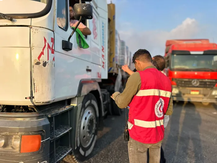 Egyptian Red Crescent Dispatches "Zad al-Izza 227" Convoy to Support the Gaza Strip