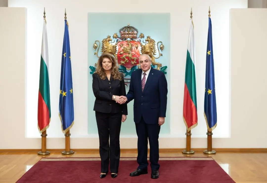 السفير أنور الأغا يقدم أوراق اعتماده رئيسة بلغاريا سفيراً لدولة فلسطين