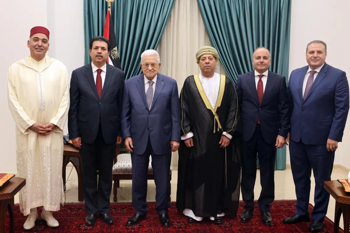 الرئيس محمود عباس يستقبل السفراء العرب المعتمدين لدى فلسطين ويطلعهم على آخر التطورات