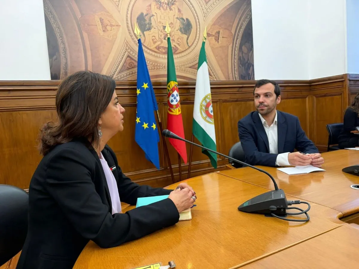 سفيرة فلسطين في البرتغال تبحث تعزيز التعاون مع لجنة الصداقة البرلمانية