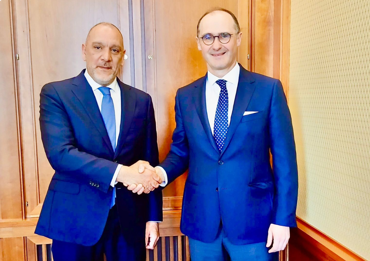 السفير عرفة يُطلع نائب وزير الخارجية الألماني على آخر التطورات في فلسطين