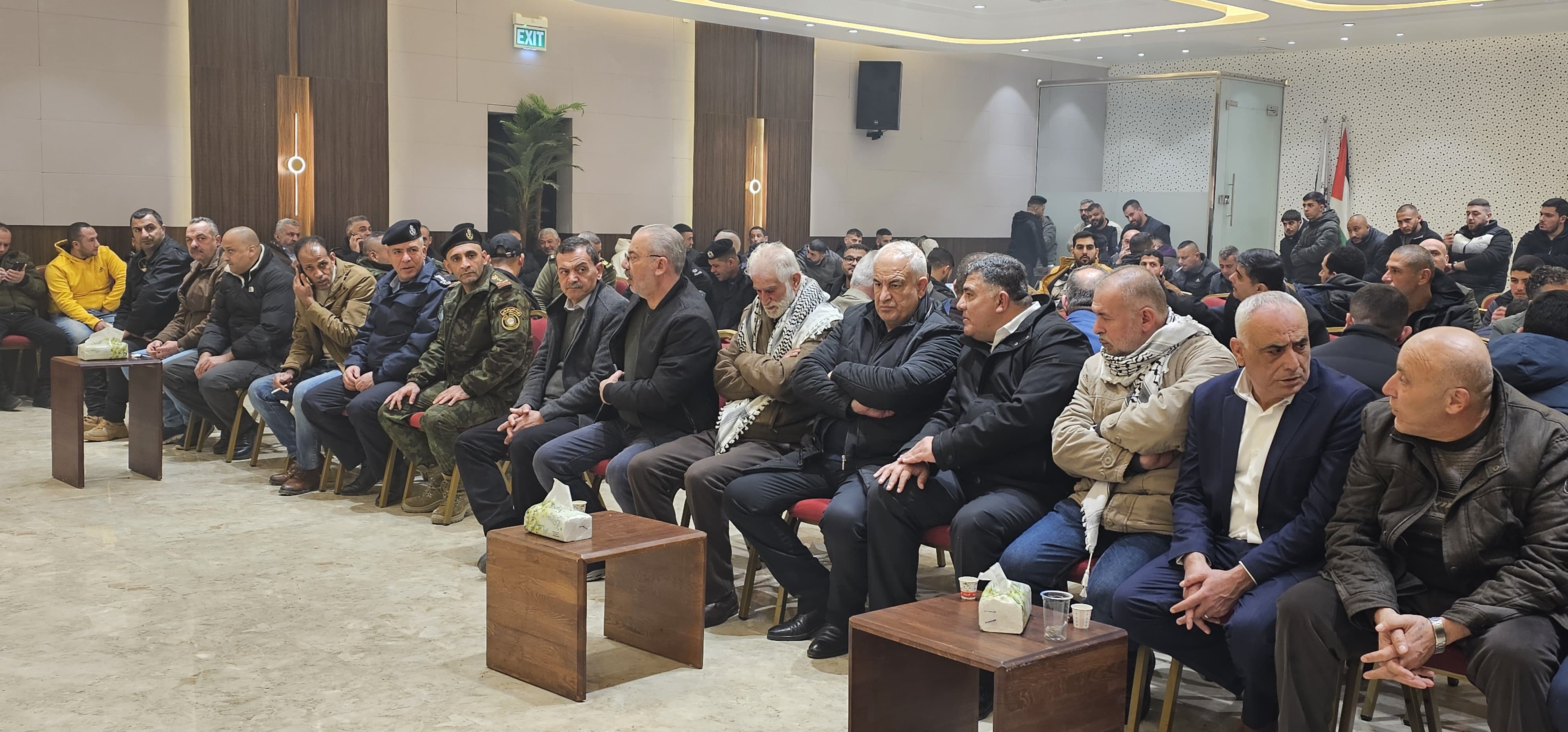 وزير الداخلية يقدم واجب العزاء لذوي شهيد المؤسسة الأمنية رشيد شقو | شبكة يافا الإخبارية